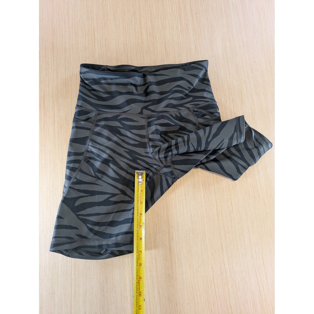 Old Navy Active Powersoft Zebra Print High Waisted Biker Shorts Gray Black M - Picture 5 of 6